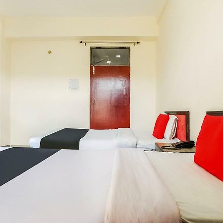 Отель Capital O 60233 Brij Ki Rasoi Deluxe Лакхнау Экстерьер фото