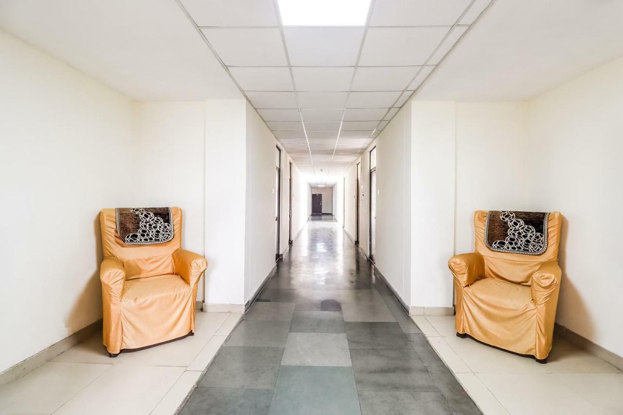 Отель Capital O 60233 Brij Ki Rasoi Deluxe Лакхнау Экстерьер фото